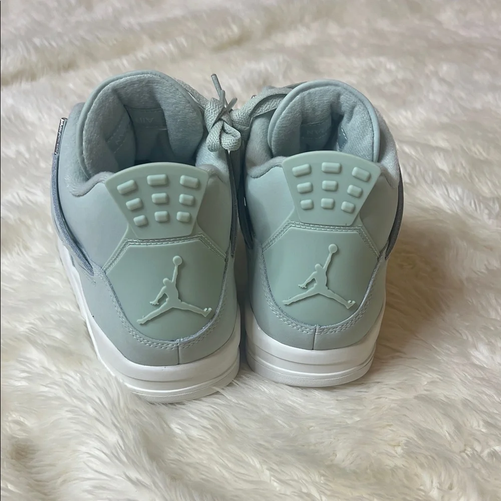 Air Jordan 4 Retro